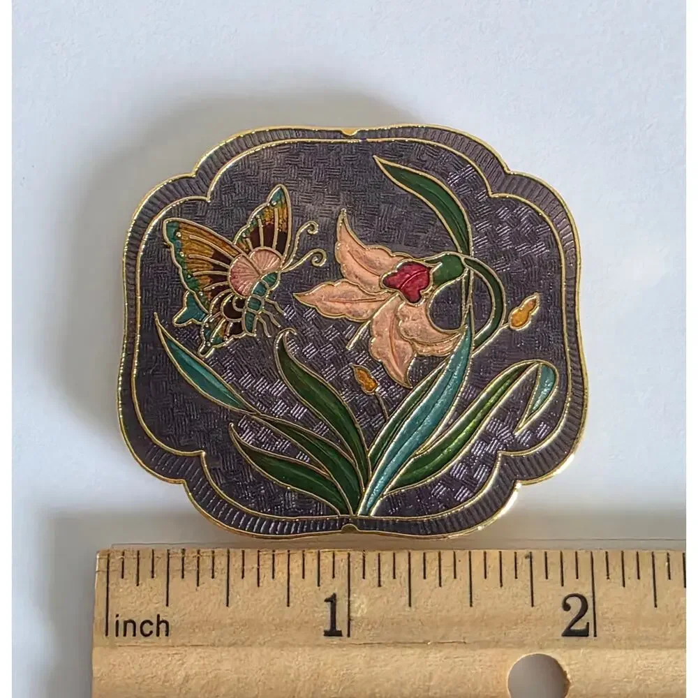 Unknown vintage gold